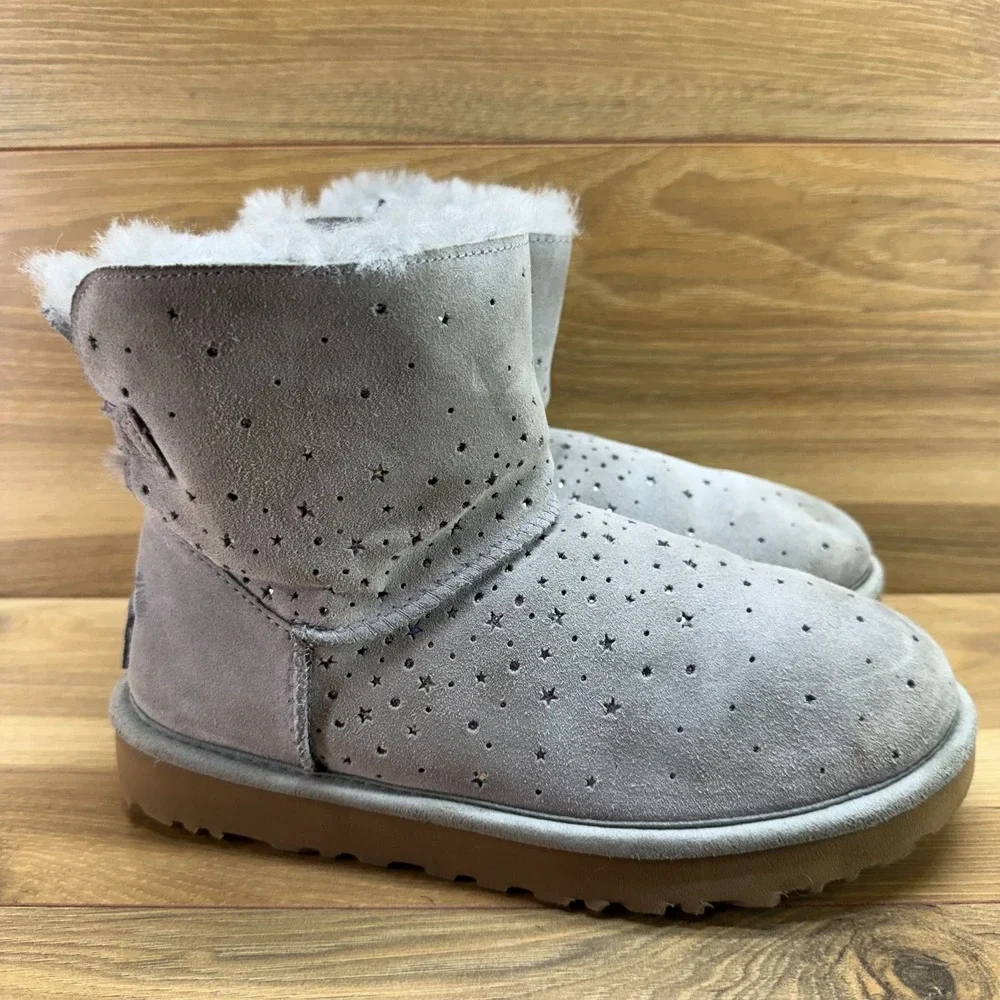 UGG Stargirl Bailey Short Boots Womens 7 Gray Suede Shearling Fur Lined